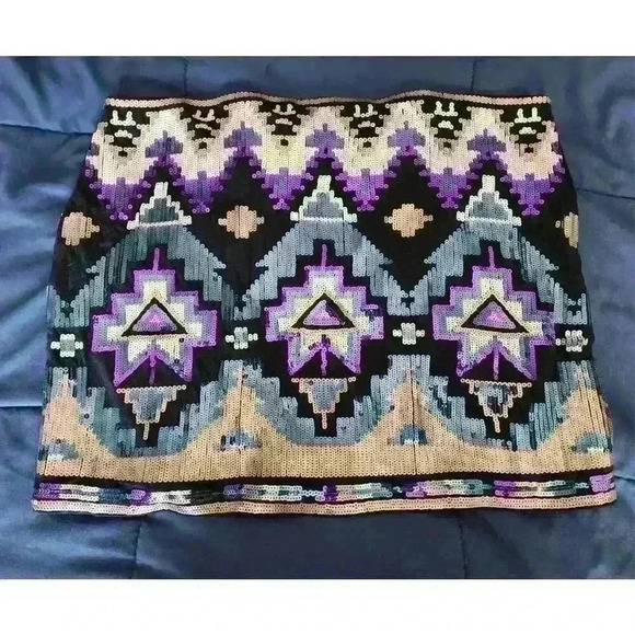 EXPRESS Size M‎ Sequin Mini Skirt Southwestern Tribal Aztec Mini Multicolor Sexy - Picture 1 of 4